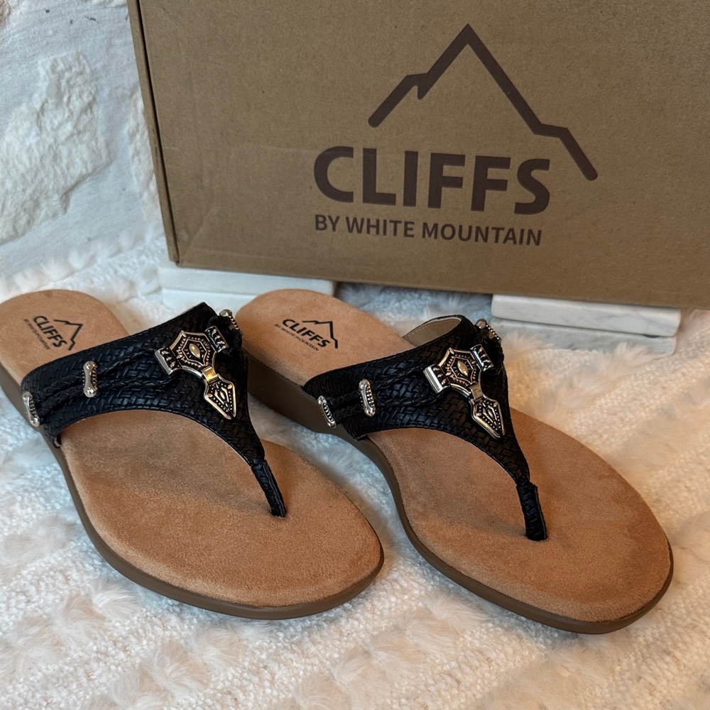 Cliffs by WHITE MOUNTAIN Black Woven Thong Sandals with Metallic Accents